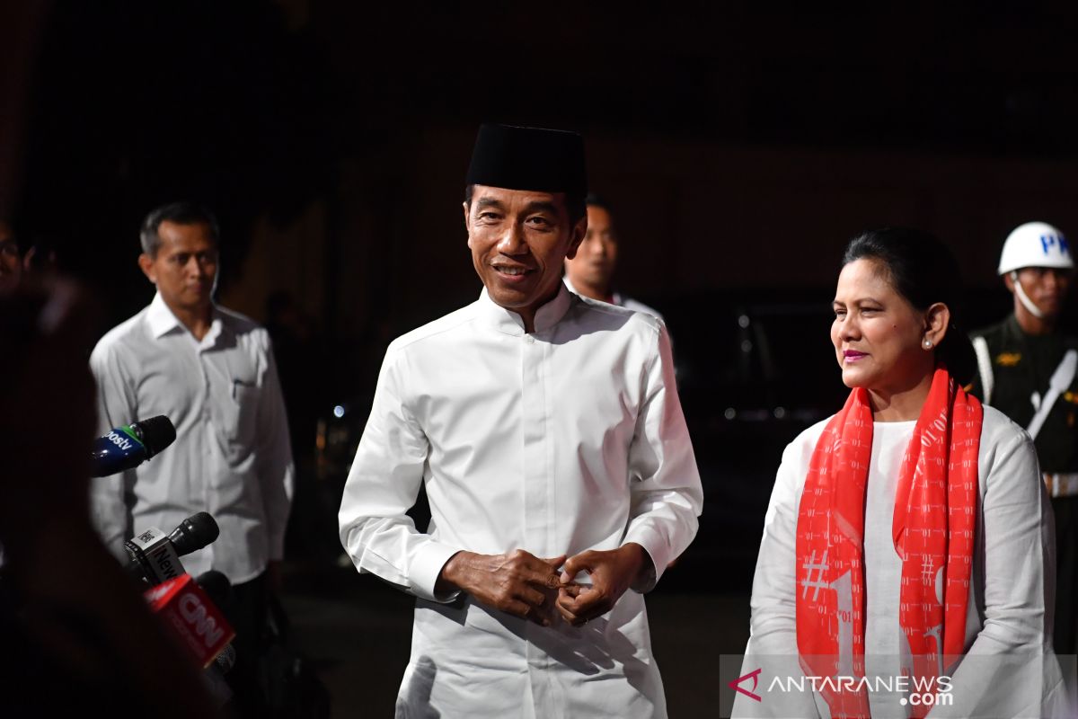 Jokowi ready to answer questions in final round of debate