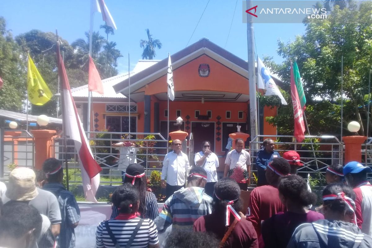 Pemuda Wondama kampanyekan anti Golput