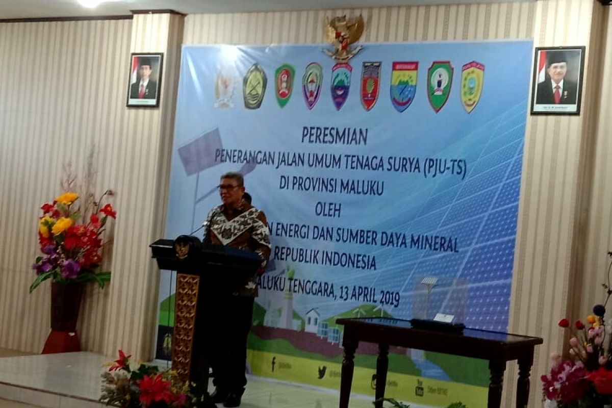 Kementerian ESDM resmikan lampu penerang jalan umum di Maluku