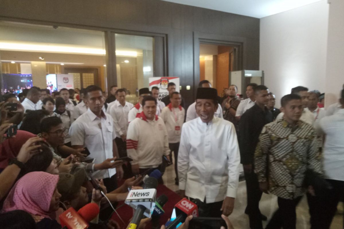 Jokowi: Masyarakat jtidak takut datang ke TPS pada 17 April