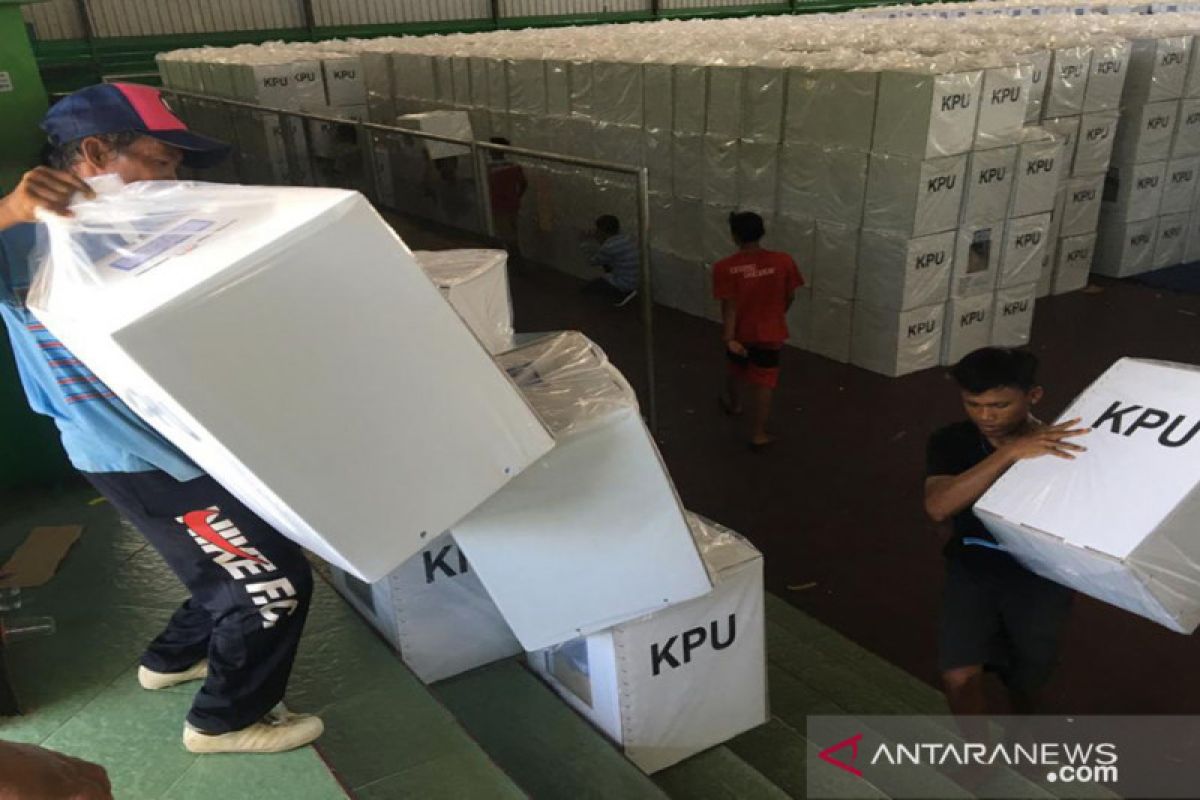 KPU Sampang kerahkan 31 armada untuk distribusi logistik