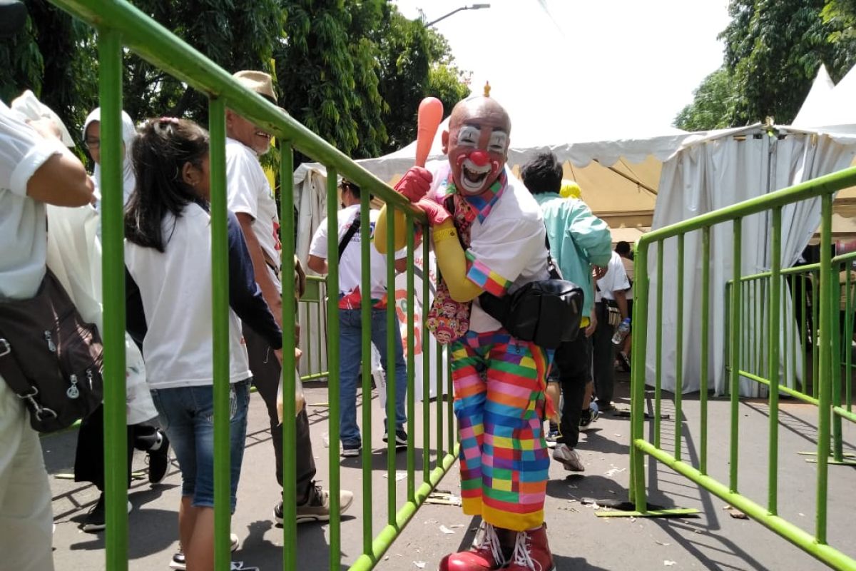 Simpatisan Jokowi-Ma'ruf berdandan unik kampanye di GBK