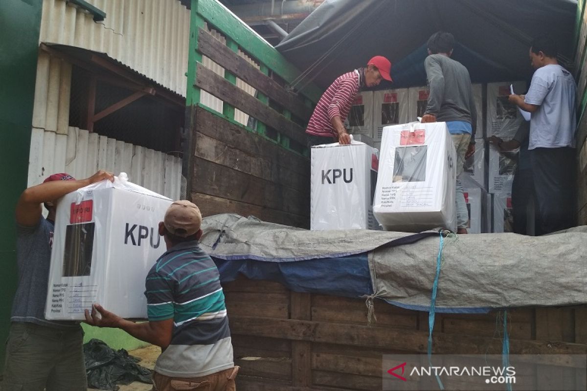 KPU Kudus kirim logistik Pemilu 2019 (VIDEO)