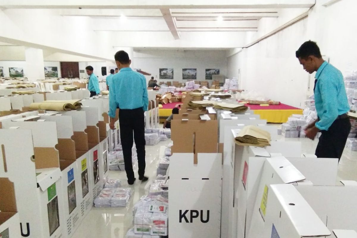 Harus pastikan logistik tiba di TPS pada 16 April