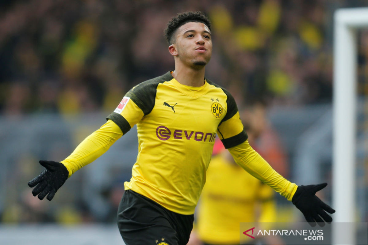 Dortmund  kembali ke puncak klasemen