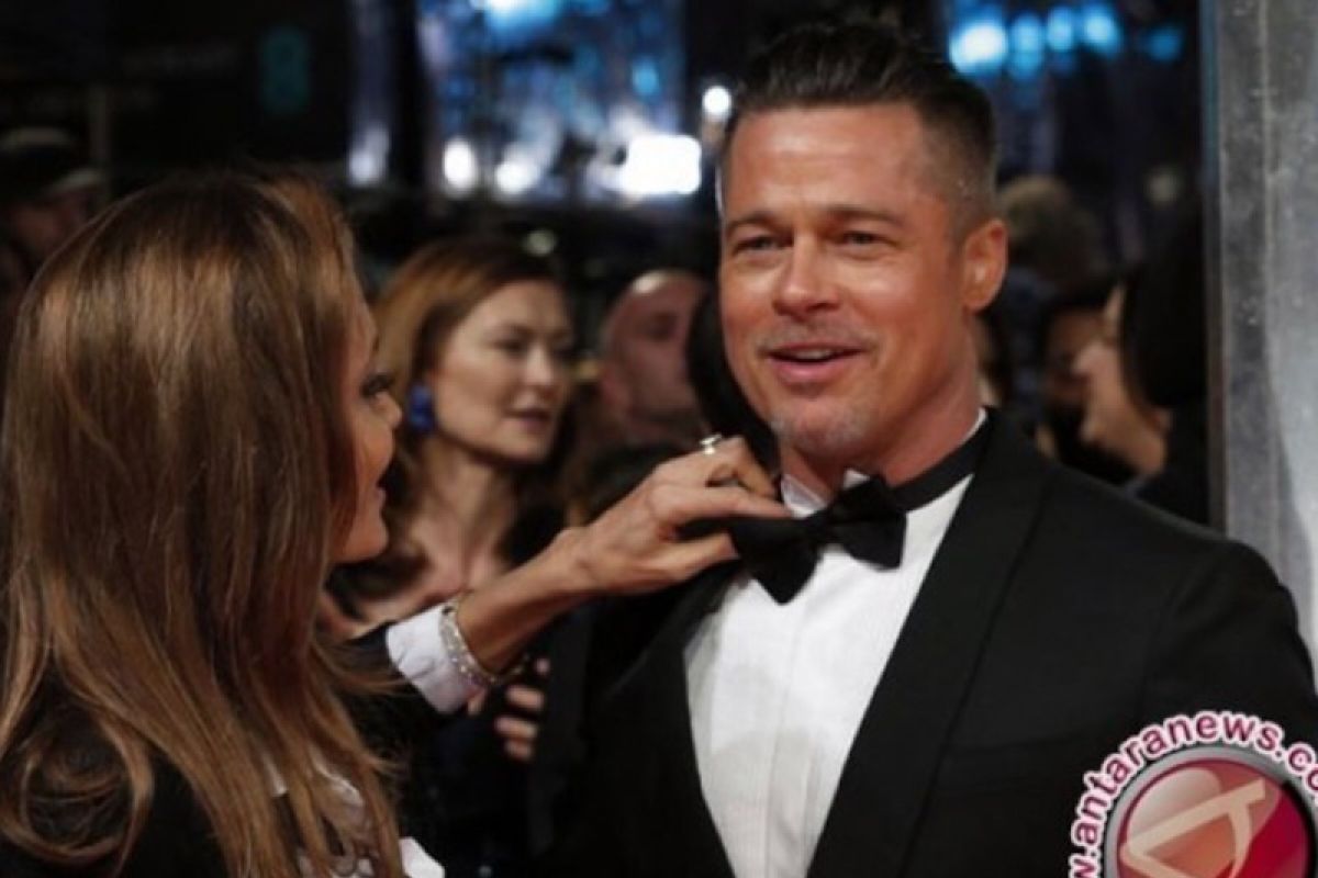 Brad Pitt-Angelina Jolie resmi menyandang status lajang