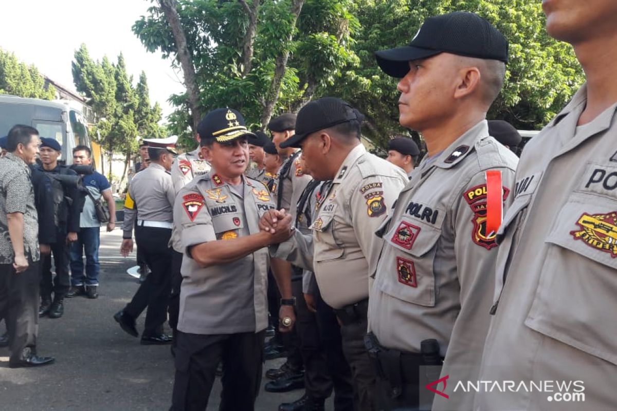 Kapolda Jambi berangkatkan 1.329 personel bertugas di TPS