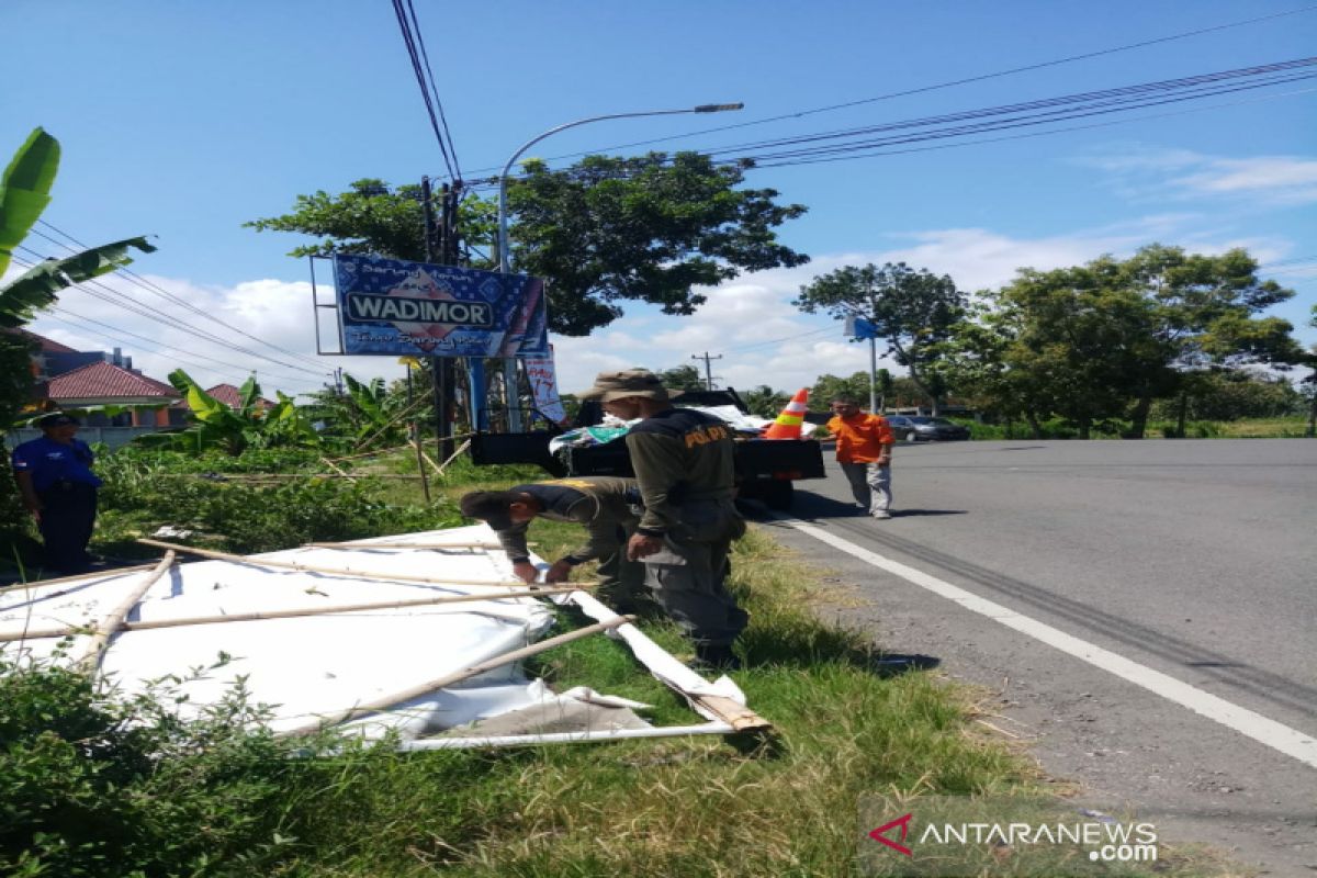 Bawaslu Kulon Progo membersihkan APK serentak di 12 kecamatan