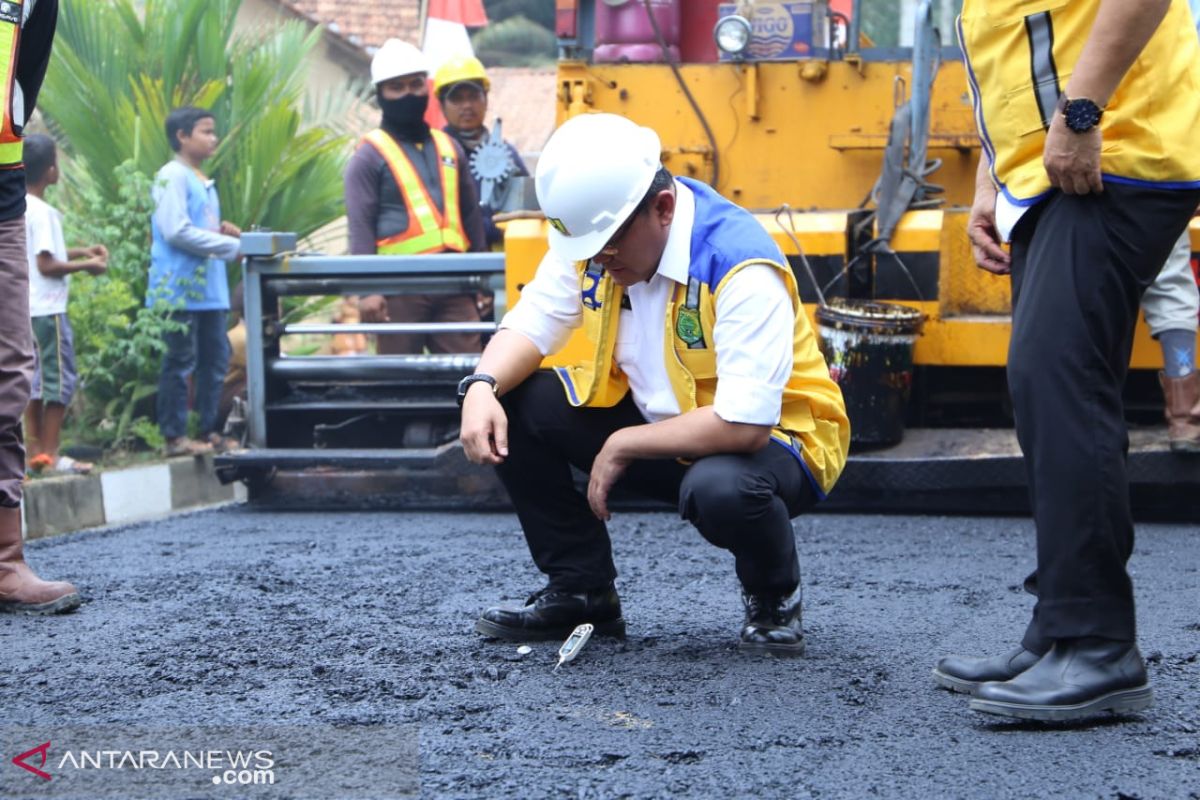 Penggunaan aspal karet di Musi Banyuasin serap 8,49 ton karet rakyat