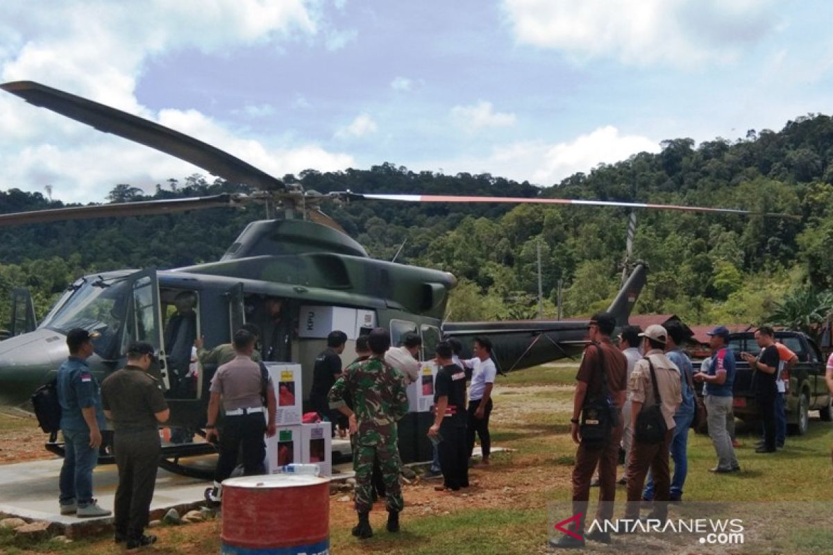 Distribusikan logistik Pemilu ke perbatasan KPU Mahakam gunakan helikopter milik TNI