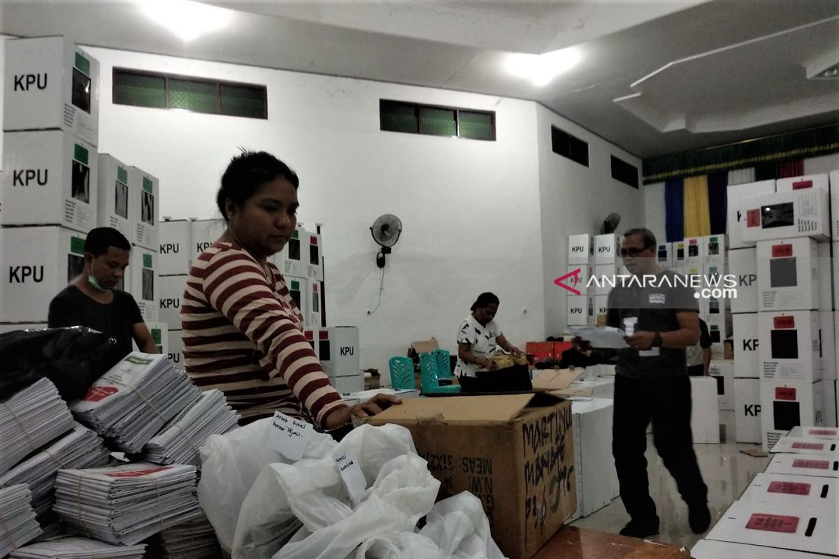 KPU Kabupaten Kupang mulai distribusi logistik pemilu ke Amfoang
