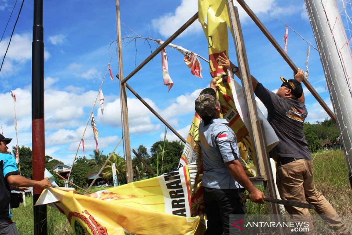 APK di Sungai Mahakam dan puncak pohon sulit diturunkan