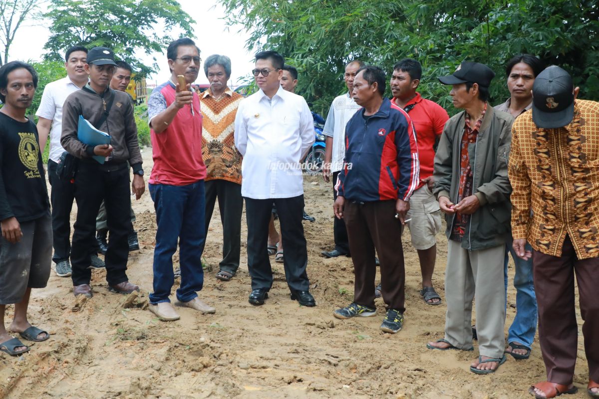 Kunlap ke Tarakan, Gubernur Tinjau Jalan dan Serahkan Bantuan Hibah