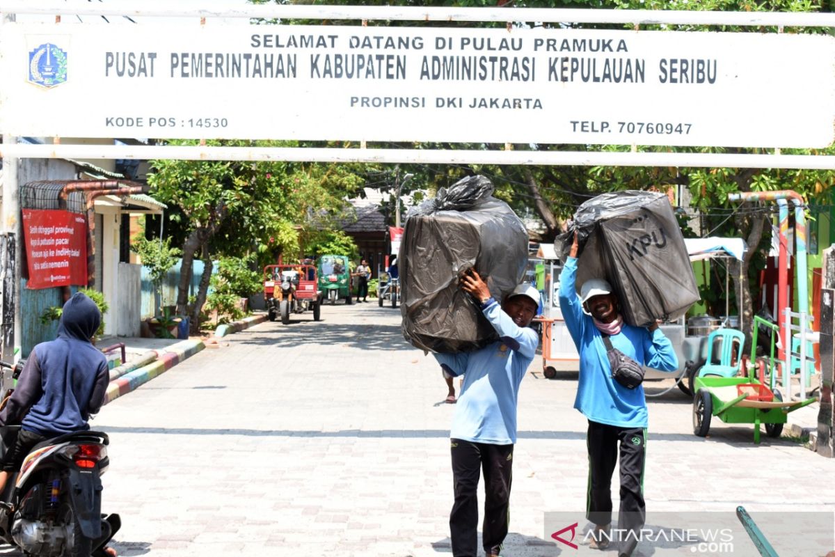 Bupati: jarak pengaruhi distribusi logistik di Kepulauan Seribu