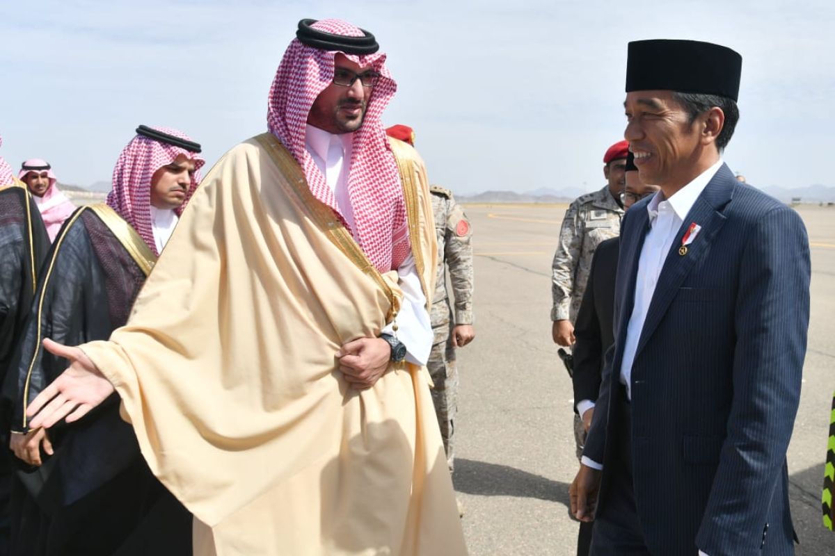 Presiden Jokowi lanjutkan perjalanan menuju Madinah