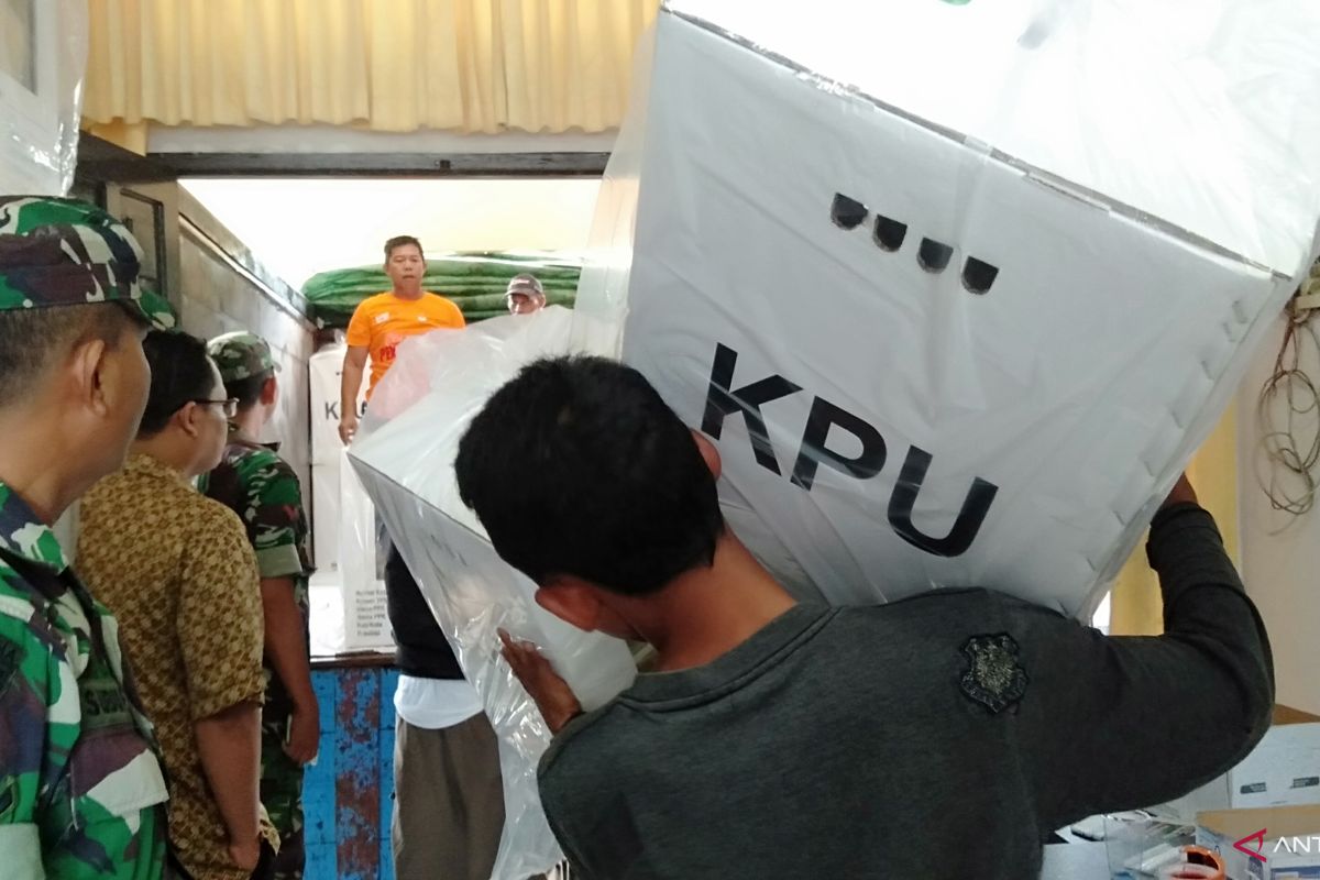 KPU Singkawang sudah distribusikan logistik ke PPK