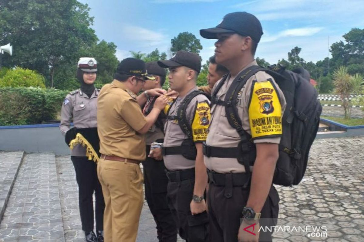 Wabup Bangka Selatan lepas ratusan personel TNI-Polri amankan Pemilu 2019