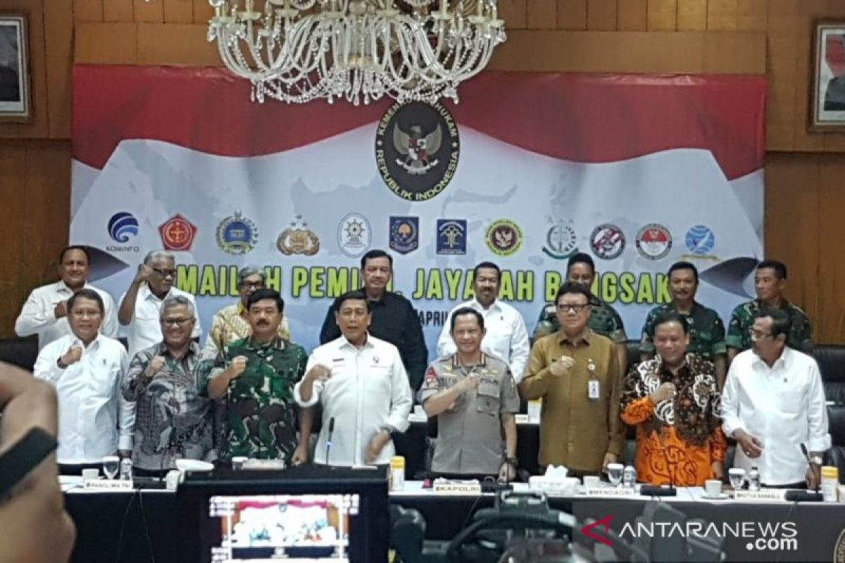 Kapolri imbau masyarakat tidak turun ke jalan rayakan kemenangan