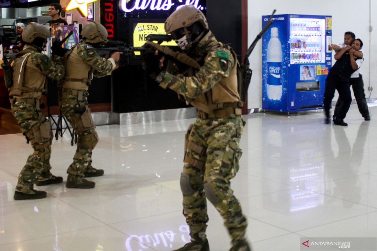 Pengamanan Bandara Juanda diperketat pasca bom bunuh diri di Medan