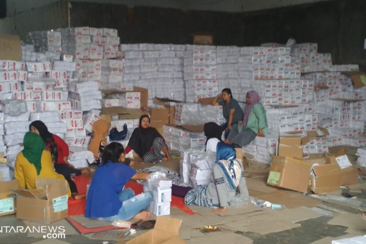 KPU Kabupaten Sukabumi sudah distribusikan 98 persen logistik pemilu