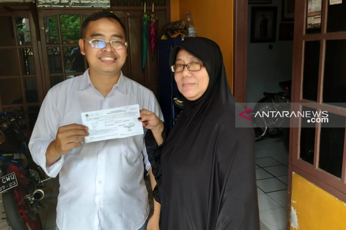 KPPS di Kota Tangerang  bagikan formulir C6