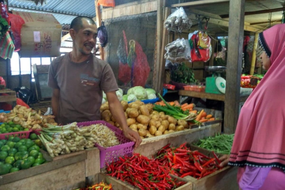 Harga cabai dan bawang merah di Makassar naik jelang Ramadhan