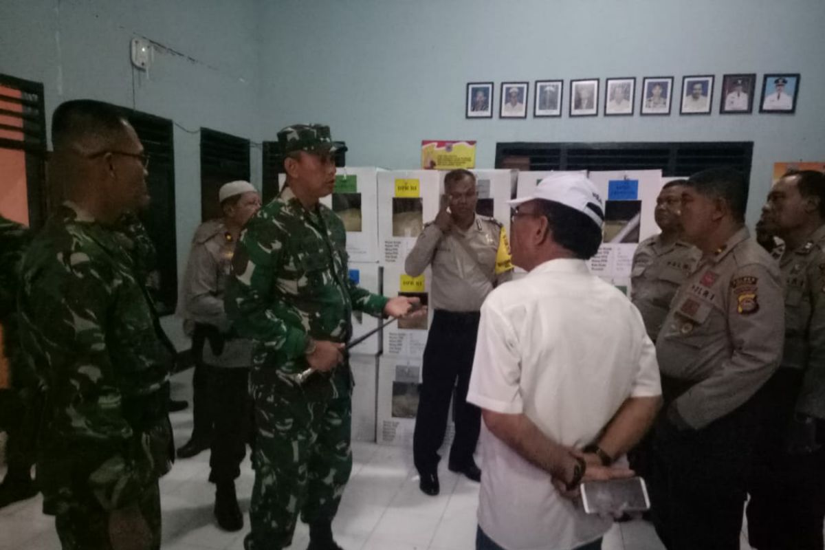 TNI-Polri patroli gabungan cek logistik pemilu di kelurahan