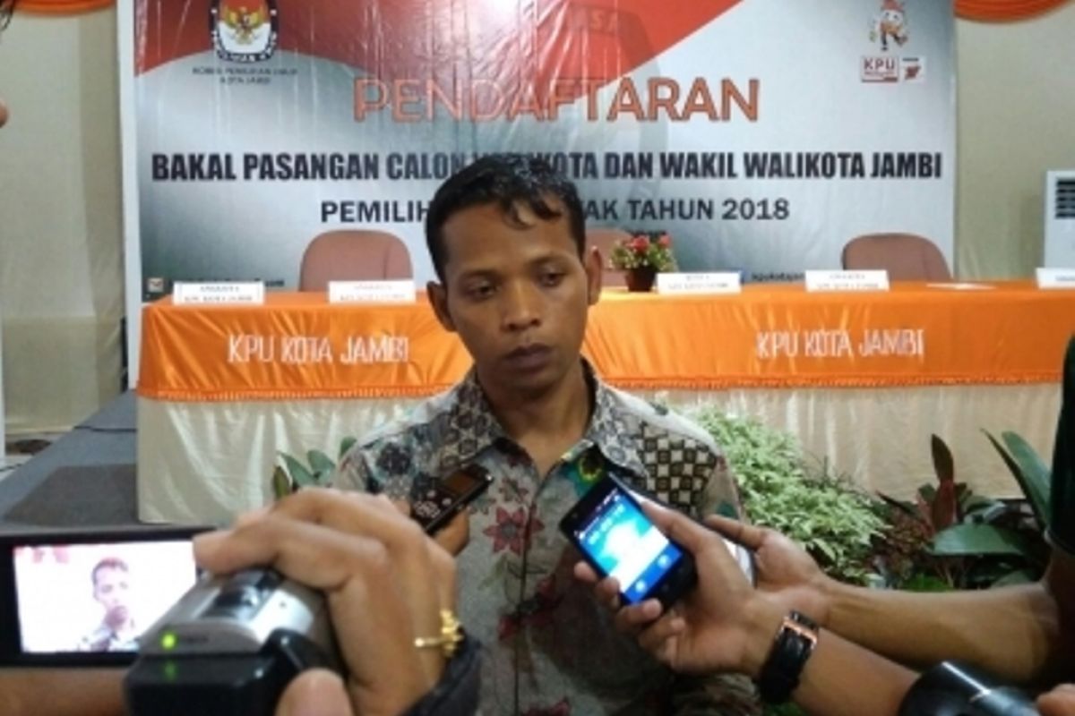 Ketua KPU Kota Jambi Yatno andalkan air putih untuk jaga kebugaran