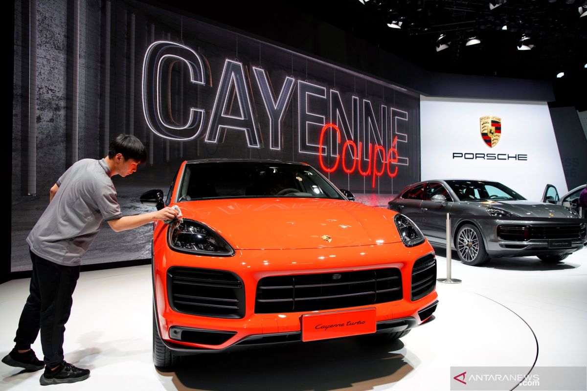 Porsche hadirkan seri Cayenne S Coupe