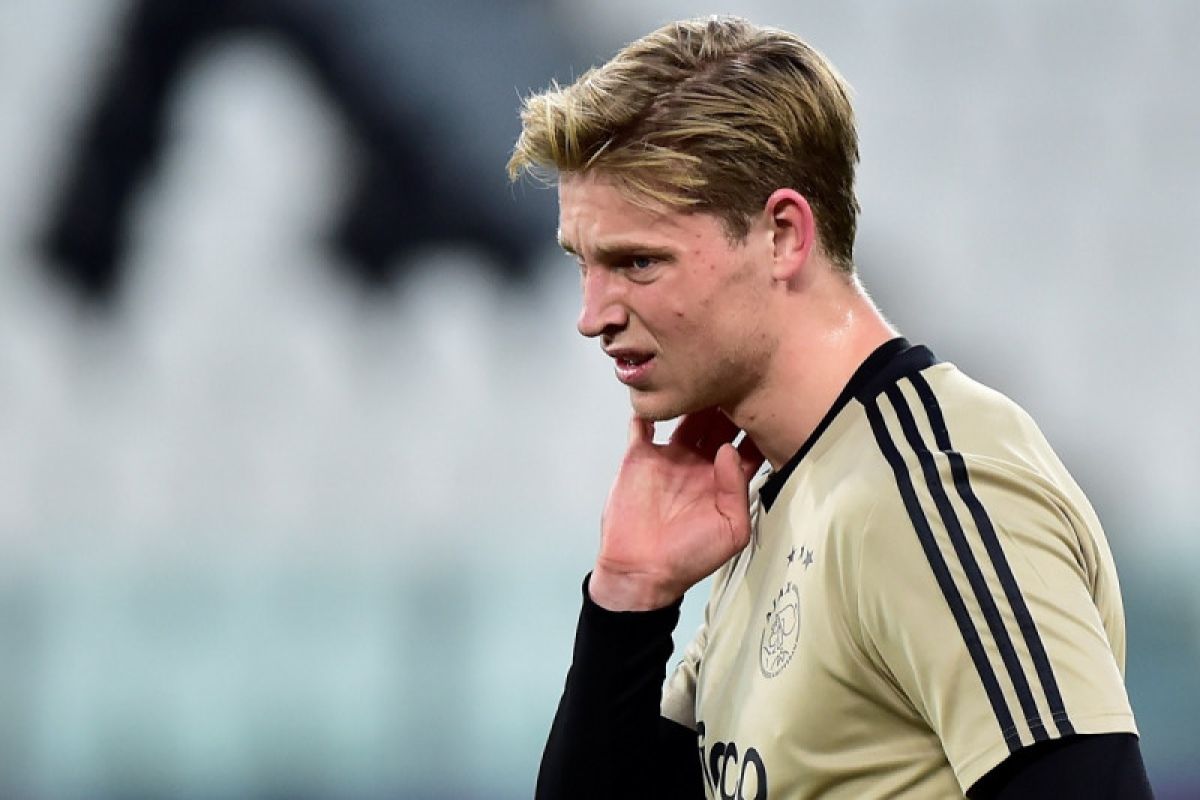 Ajax inginkan de Jong puiih hadapi Juventus