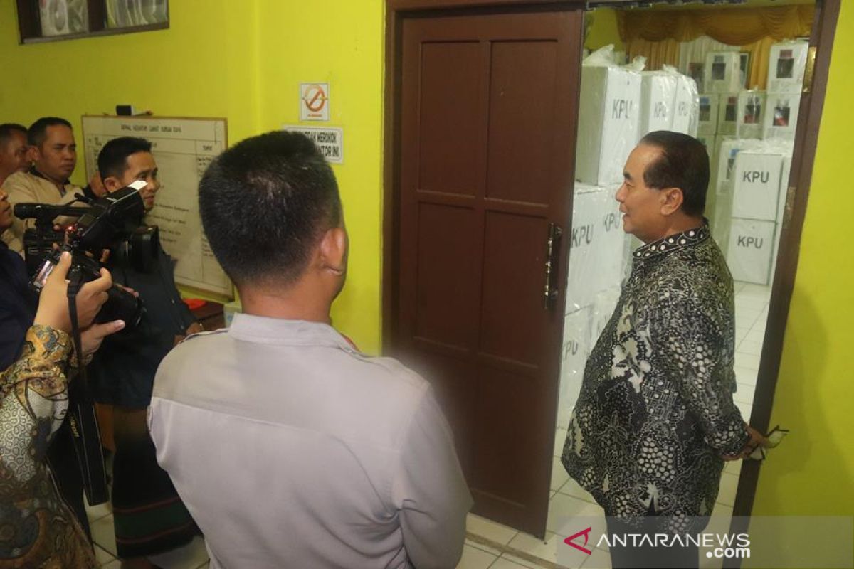 Berkeliling kecamatan Bupati HSS pastikan kesiapan penyelenggara Pemilu