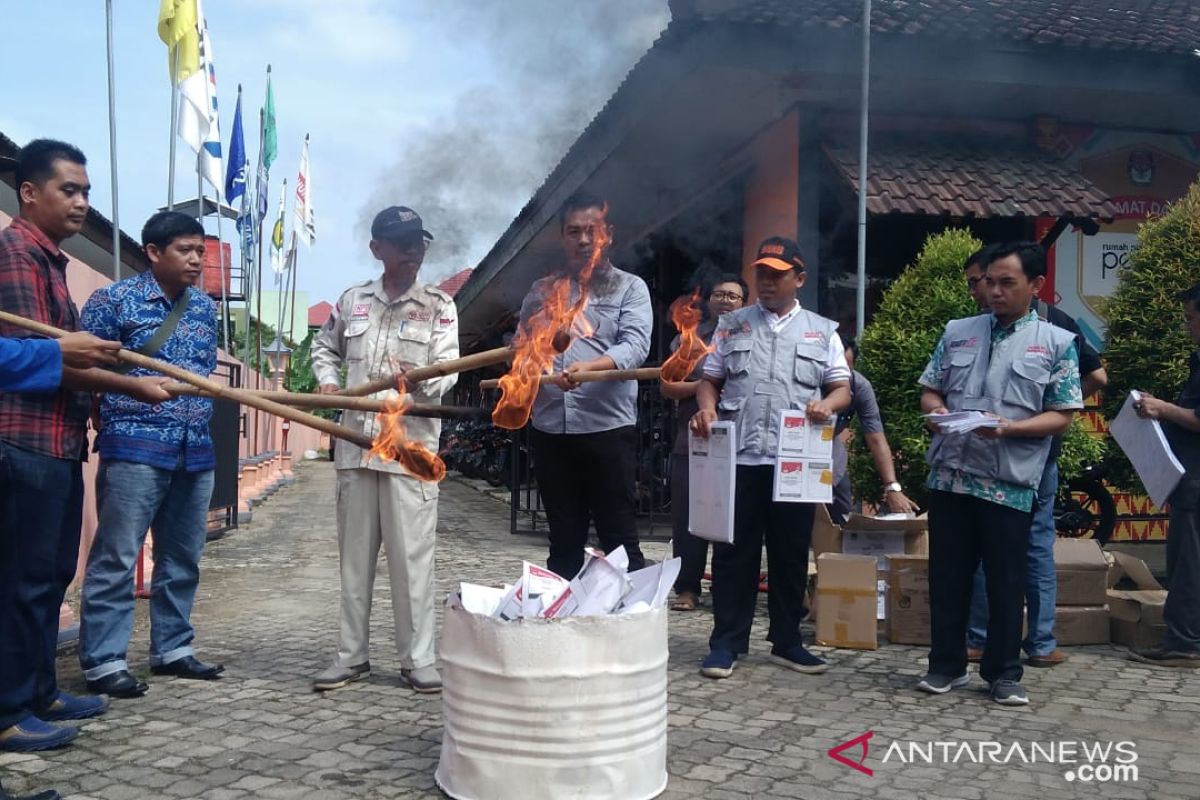 KPU Metro musnahkan ribuan surat suara rusak