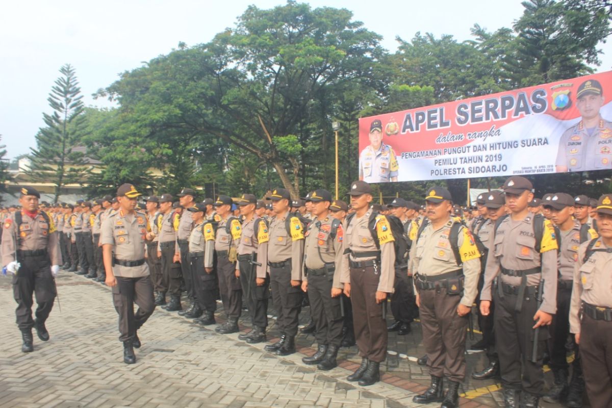 Petugas pengamanan pemilu Sidoarjo mulai disebar ke TPS