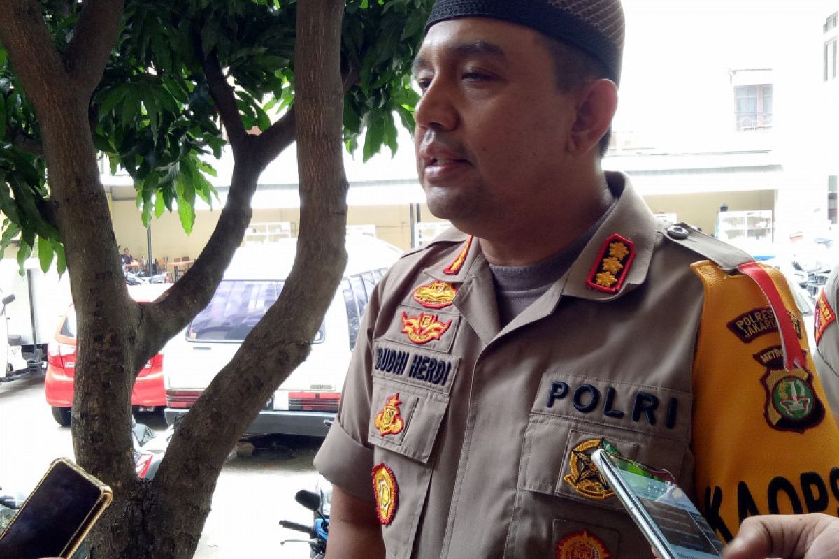 Kapolres Metro Jakut: Barang bukti 80 berisi amplop masing-masing berisi Rp500 ribu