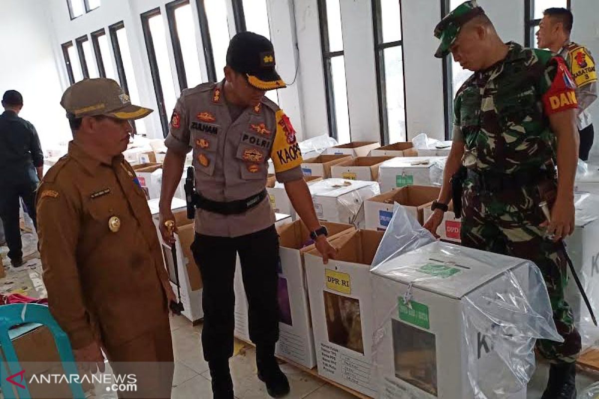 Suasana di TPS harus ceria dan tanpa tegangan, kata Wabup Bartim