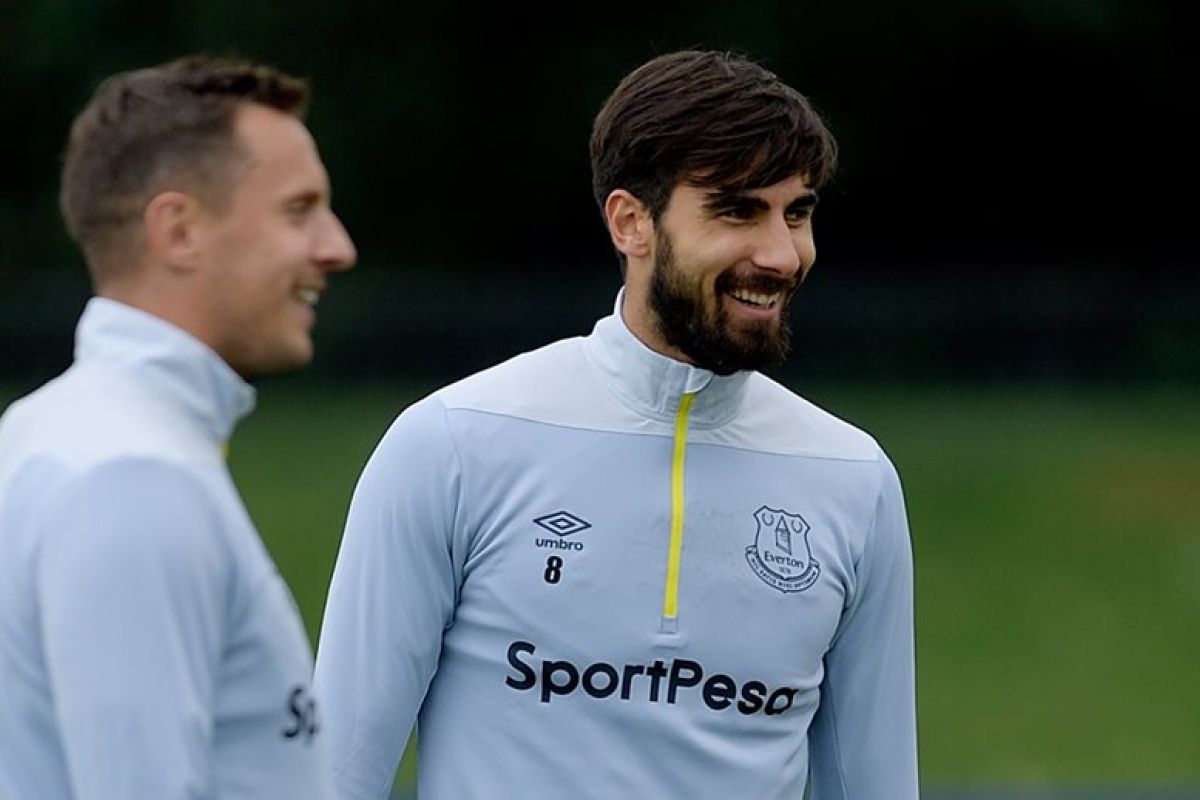 FA hukum pemain Everton Andre Gomes