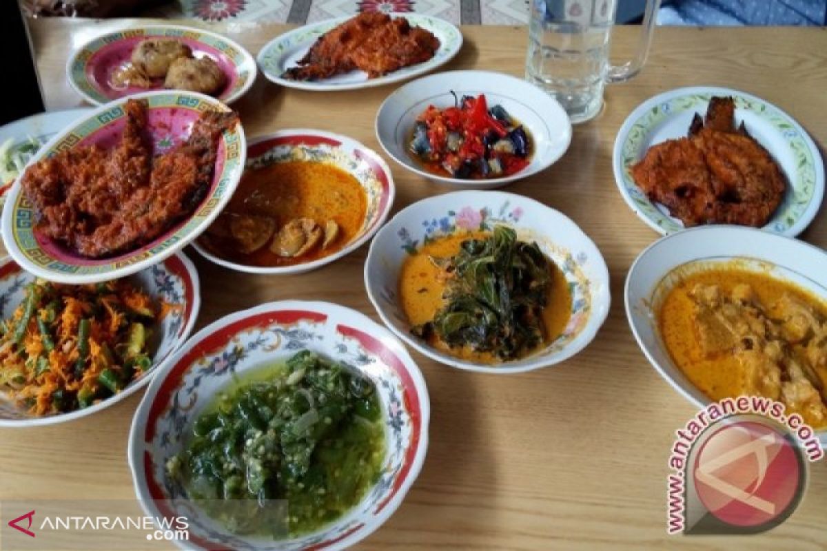 5 menu favorit nasi padang dan kapau