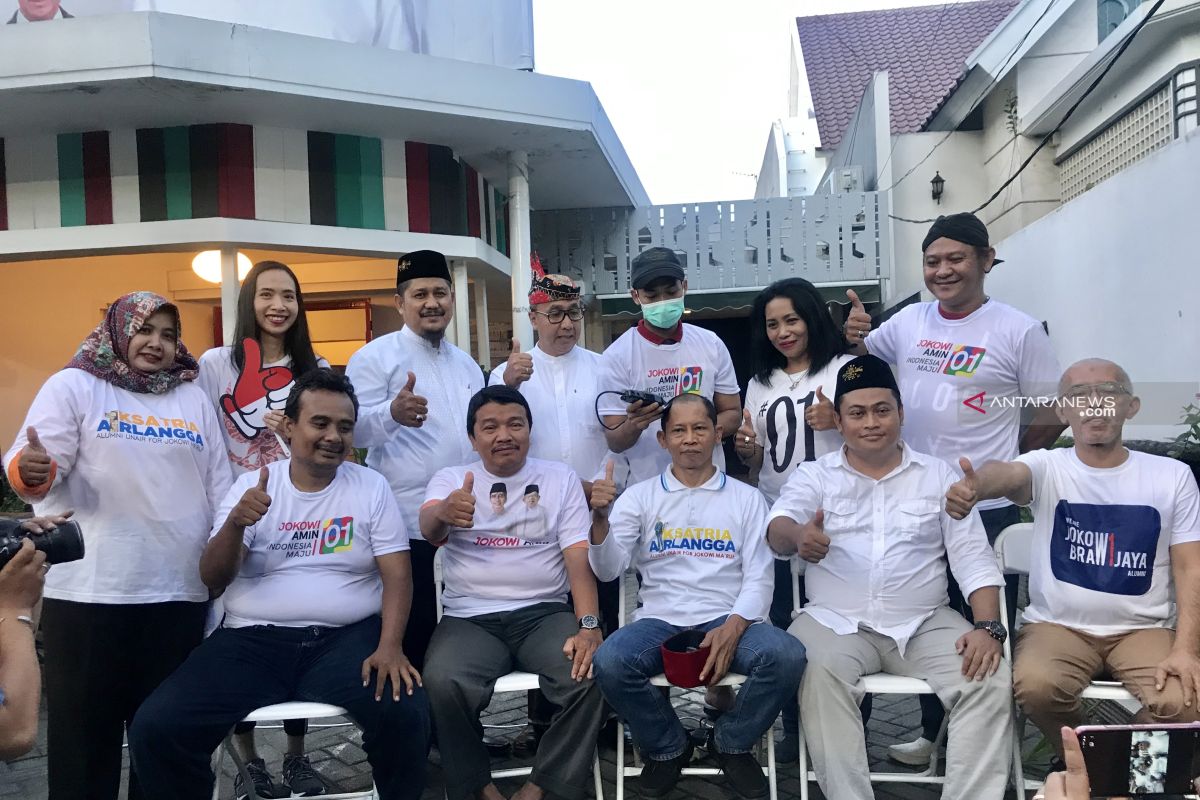 Relawan Jokowi di Surabaya cukur gundul