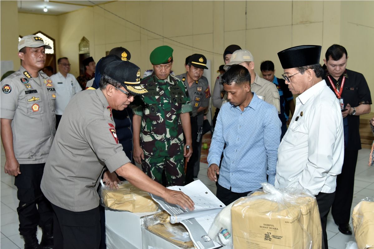 Gubernur: pemungutan suara di TPS terkena banjir dilakukan Kamis