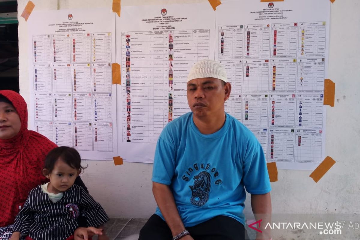Puluhan  tunanetra di Palembang nyoblos di TPS khusus