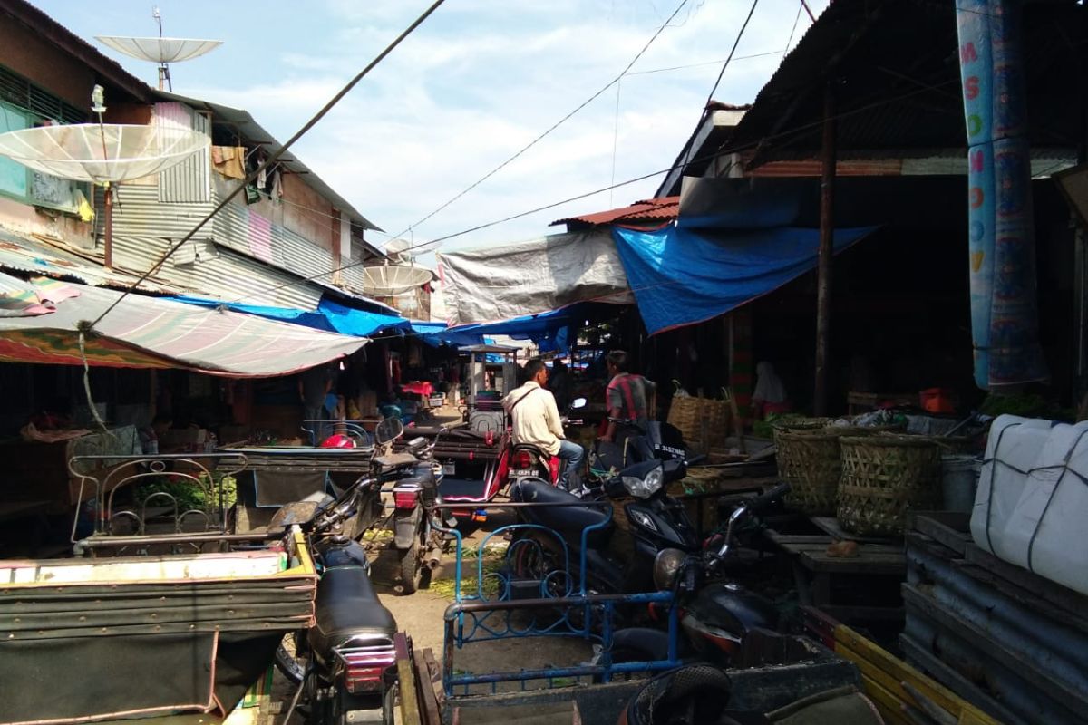 Suasana pasar di Kota Lhokseumawe sepi pada hari pencoblosan