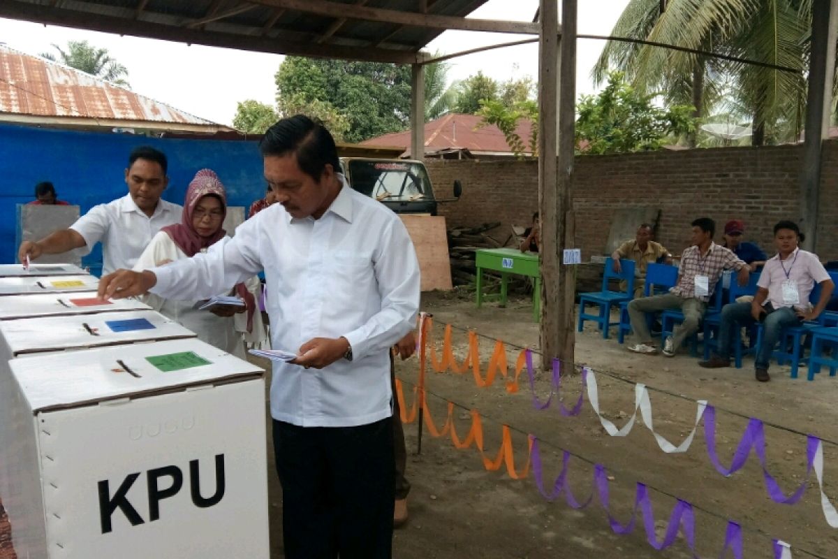 Wakil Bupati Simalungun coblos di TPS 6 Senio