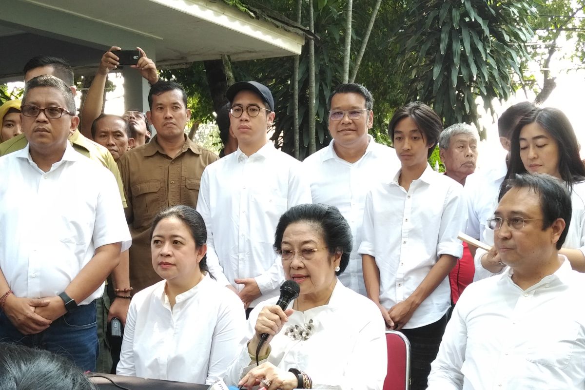 PDI Perjuangan monitoring hitung cepat dari Kebagusan