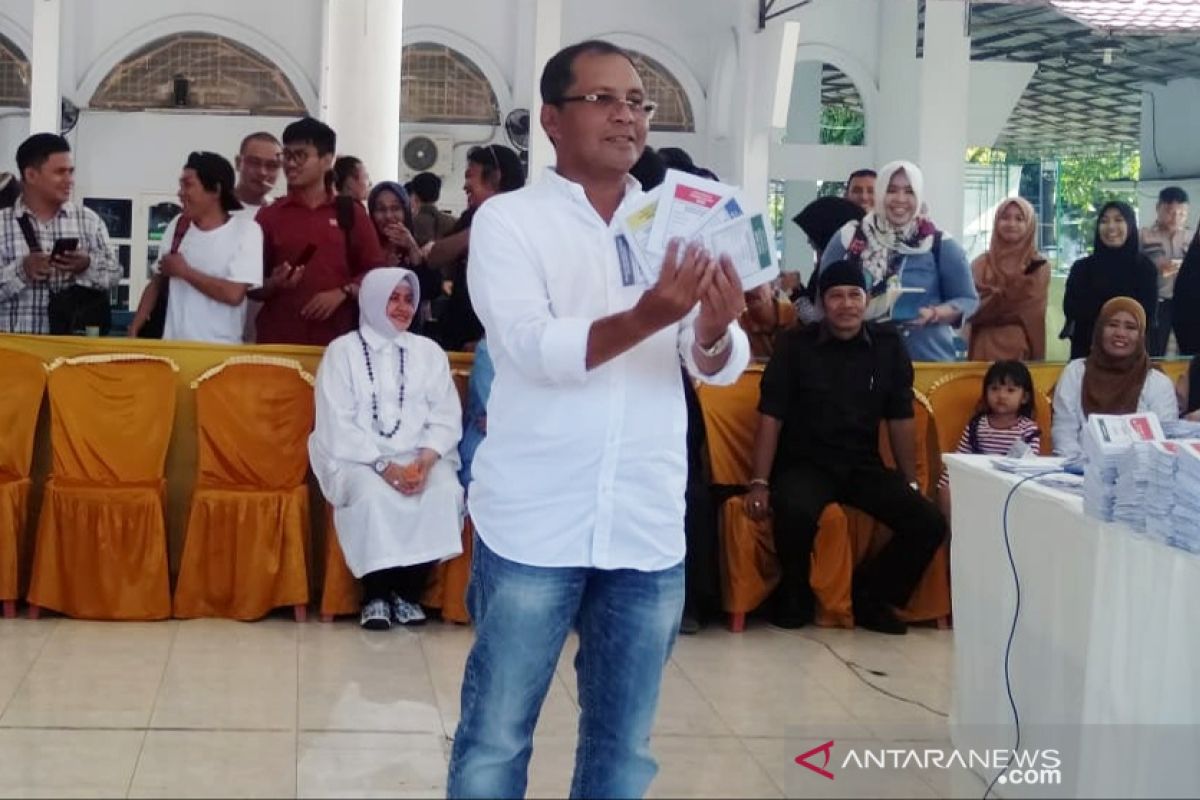 Wali Kota Makassar  mencoblos di TPS 01 Maricaya