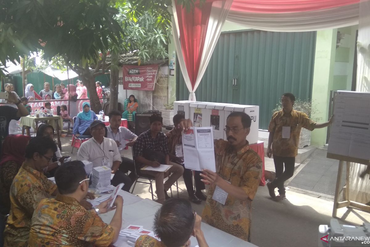 Jokowi-Ma'ruf unggul tiga suara di TPS Ma'ruf Amin