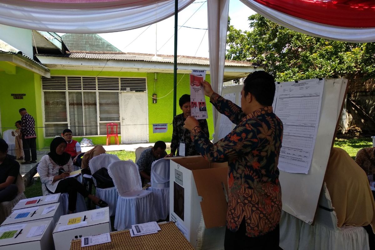 Prabowo-Sandi menang di TPS Gubernur Jambi