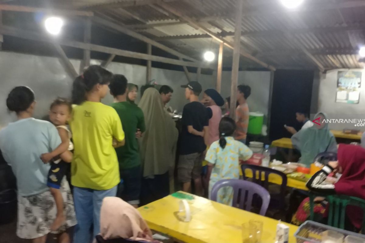 Warung makan di Takalar diserbu warga usai mencoblos
