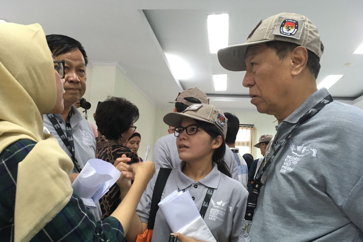 Pemantau Myanmar nilai pemilu serentak hemat, tapi membingungkan.