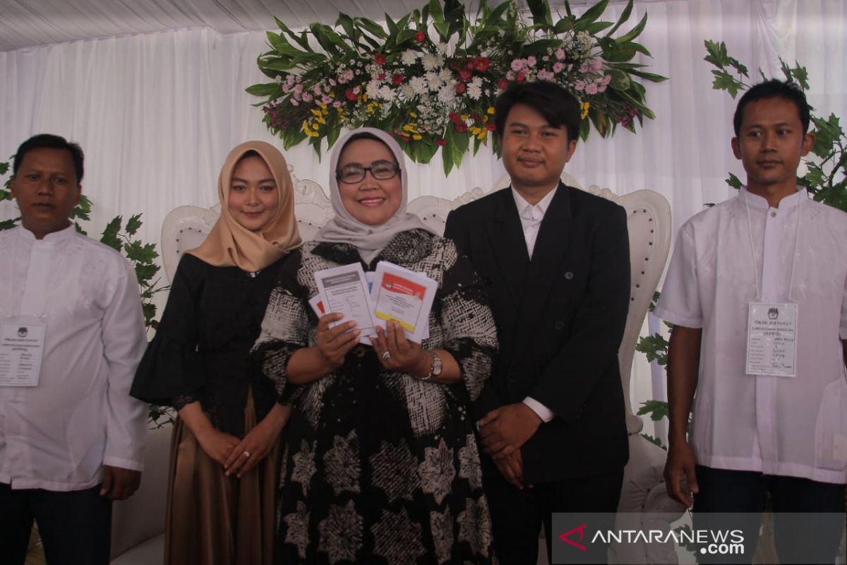 TPS Bupati Bogor mirip tempat resepsi pernikahan