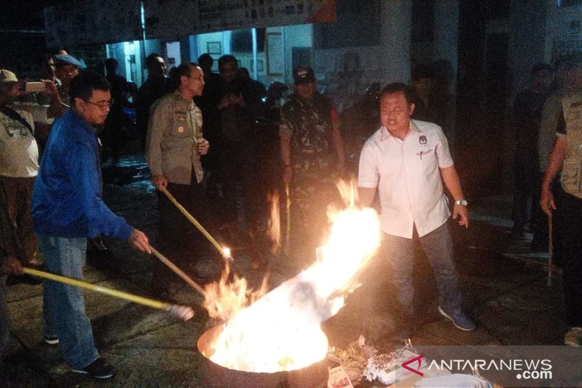 Muspida dan KPU Bogor musnahkan ribuan kertas suara rusak